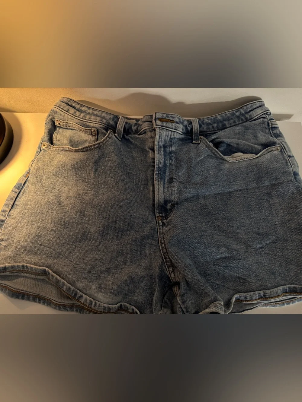 Universal Thread Light Washed Blue High-Rise Denim Shorts